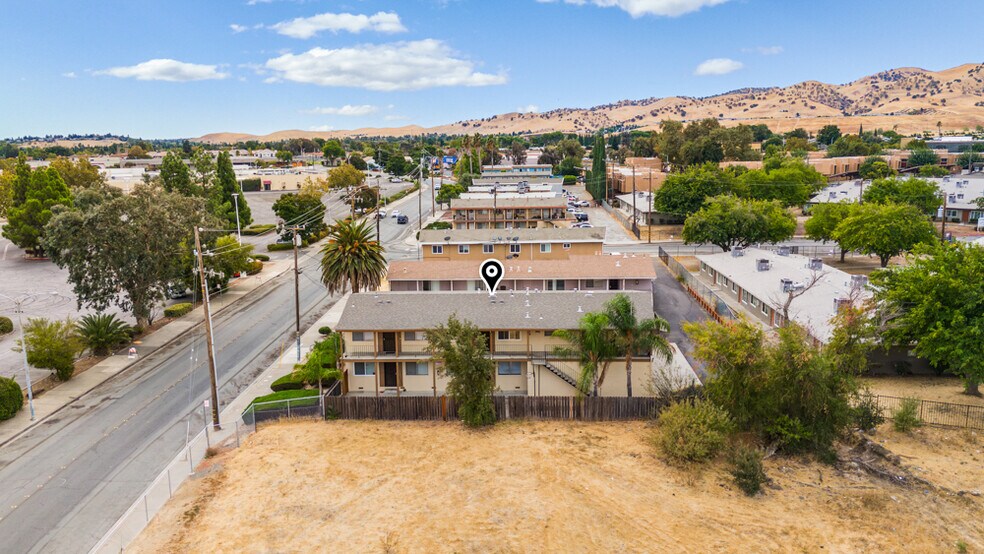 More Photos Of 3609 Fairview Dr, Antioch Apartments For Sale