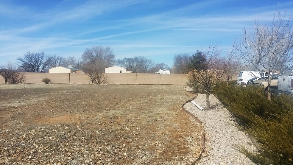 More Photos Of 2350 Fox Rd, Santa Fe Warehouse For Lease