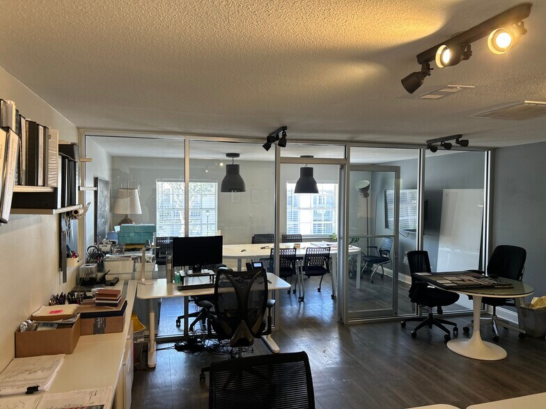 More Photos Of 4868 W Gandy Blvd, Tampa Office For Lease
