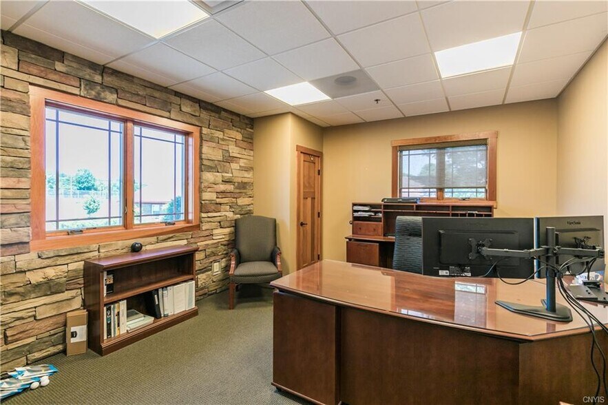 More Photos Of 4488 Onondaga Blvd, Syracuse Office For Sale