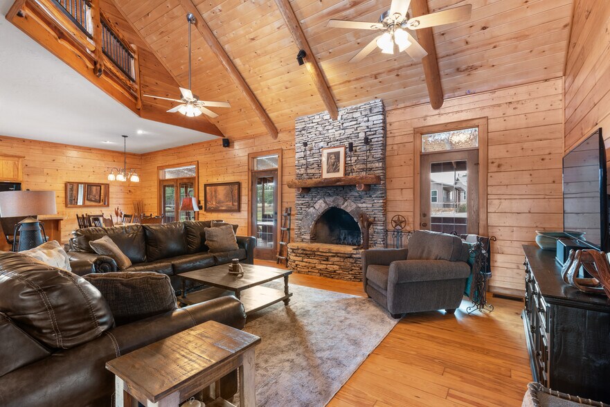 More Photos Of 3607 Lone Man Mountain Rd, Wimberley Hotel For Sale