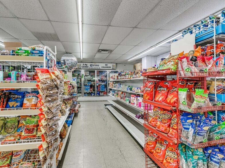 More Photos Of 3901 NW 10th St, Oklahoma City Convenience Store For Sale