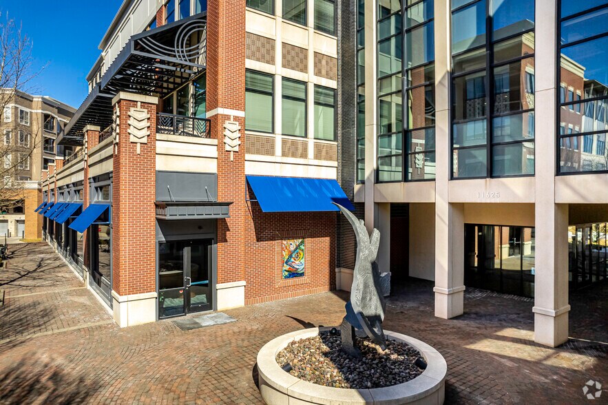 More Photos Of 11625 Rosewood St, Leawood Office For Lease