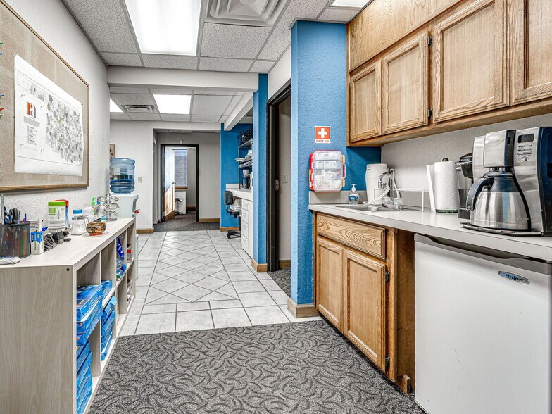 More Photos Of 11100 Stratford Dr, Oklahoma City Loft Creative Space For Sale