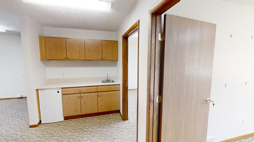 More Photos Of 3281 Racquet Club Dr, Traverse City Office For Lease