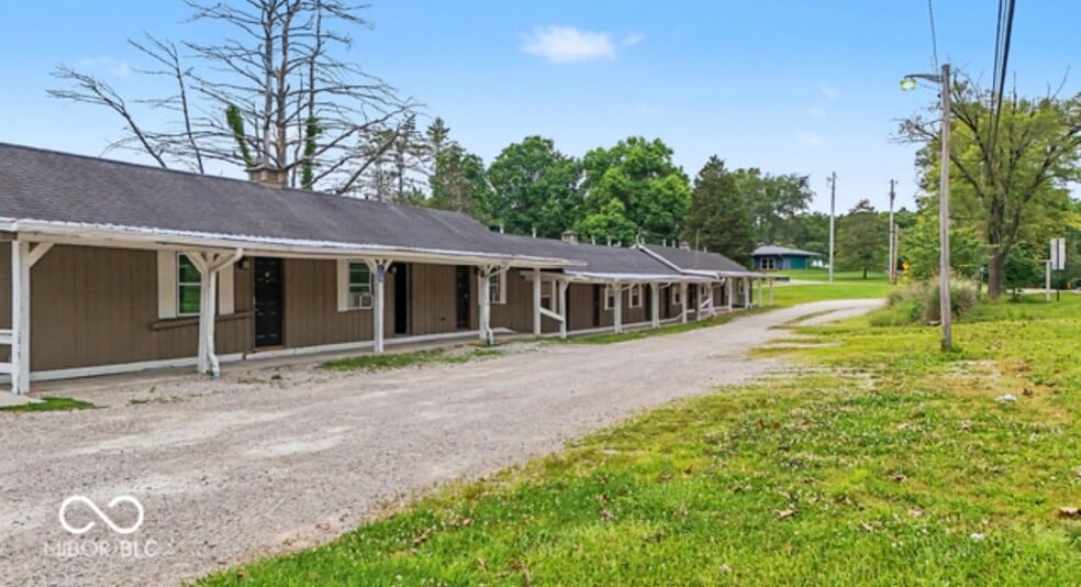 Primary Photo Of 1958 St Rd 135 N, Nashville Hotel For Sale