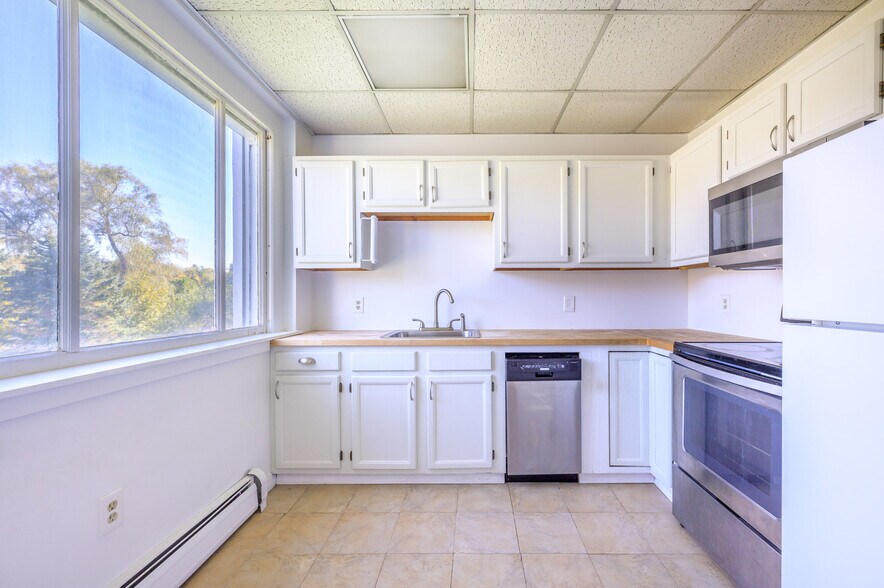 More Photos Of 55 Crystal St, Lenox Dale Apartments For Sale