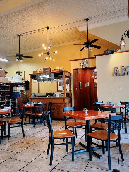 More Photos Of 301 S Saint Charles St, Brenham General Retail For Sale