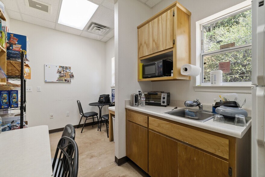 More Photos Of 1825 Buenaventura Blvd, Redding Hospital For Sale
