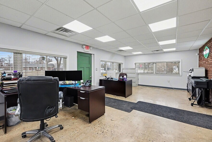 More Photos Of 5650 Jamestown Rd, Shelby Township Warehouse For Sale