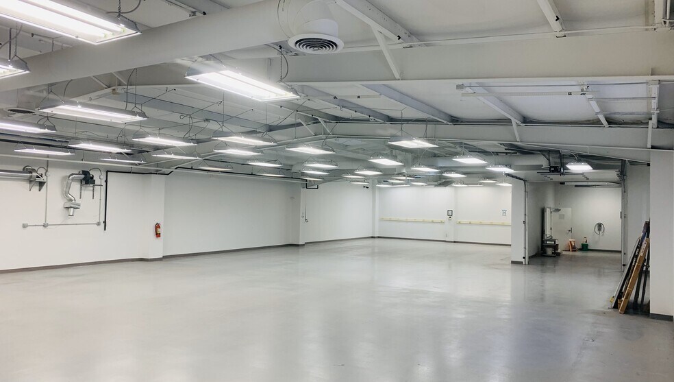 More Photos Of 3541 Stop Eight Rd, Dayton Light Manufacturing For Lease