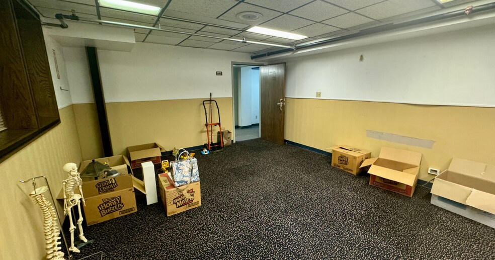 More Photos Of 4180 W Broadway Ave, Robbinsdale Storefront Retail Office For Lease