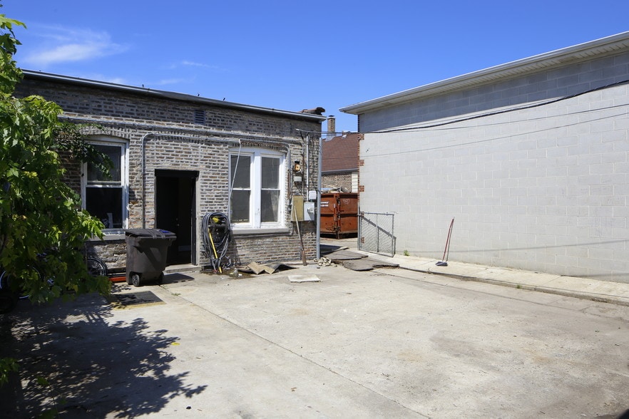 More Photos Of 5427 W 25th St, Cicero Contractor Storage Yard For Lease