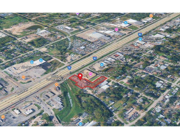 More Photos Of 9418 N Freeway, Houston Self Storage For Lease