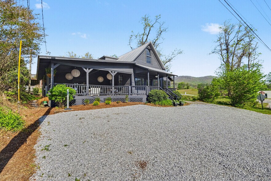 More Photos Of 31 Earl St, Clayton General Retail For Sale