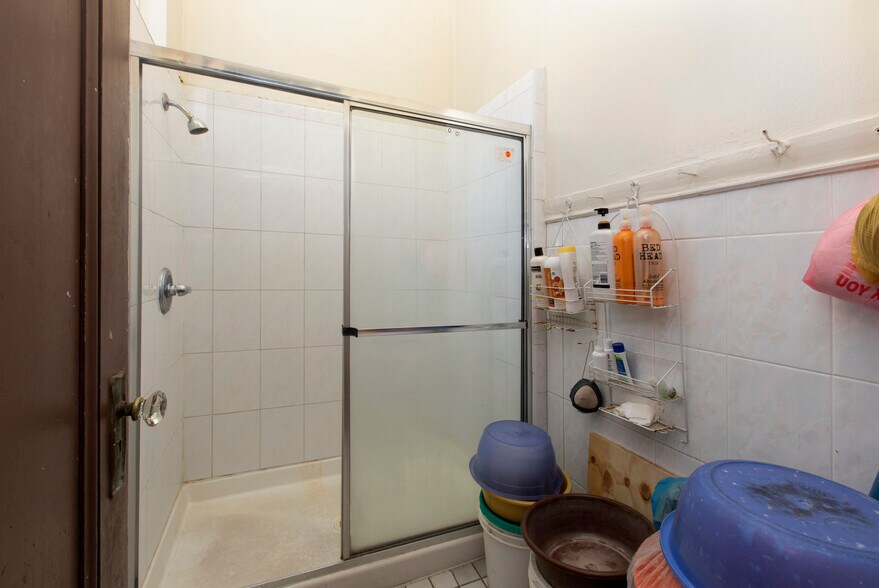 More Photos Of 1627-1631 Clay St, San Francisco Apartments For Sale