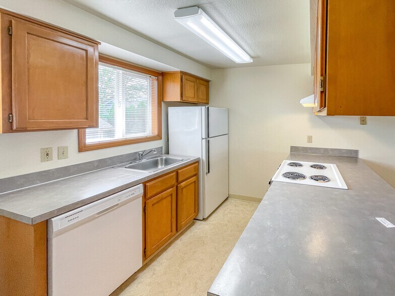 More Photos Of 133-143 Friendship Ave SE, Salem Apartments For Sale