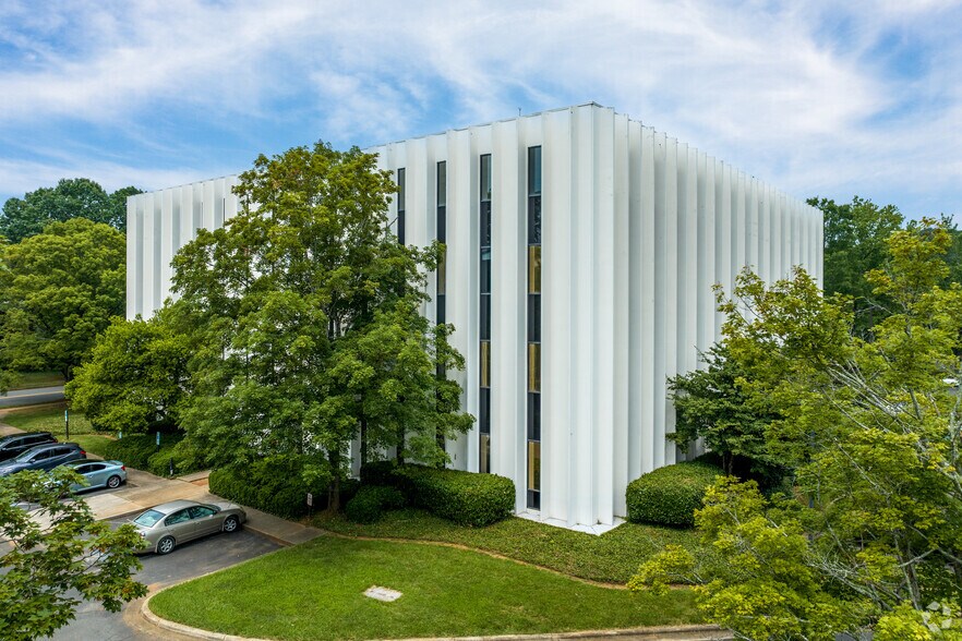 More Photos Of 5855 Executive Center Dr, Charlotte Unknown For Lease