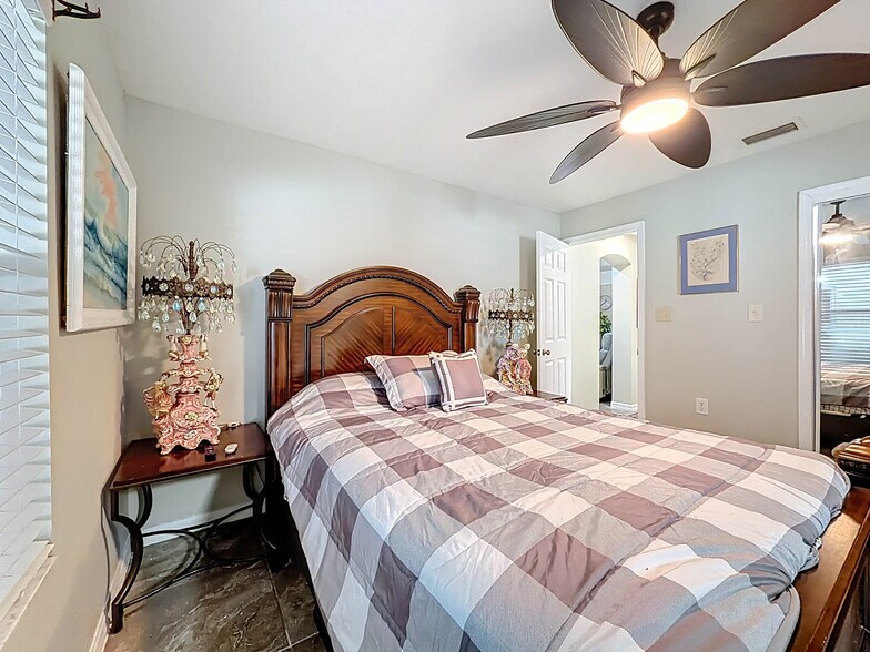 More Photos Of 421 NW 14th Pl, Crystal River Multifamily For Sale