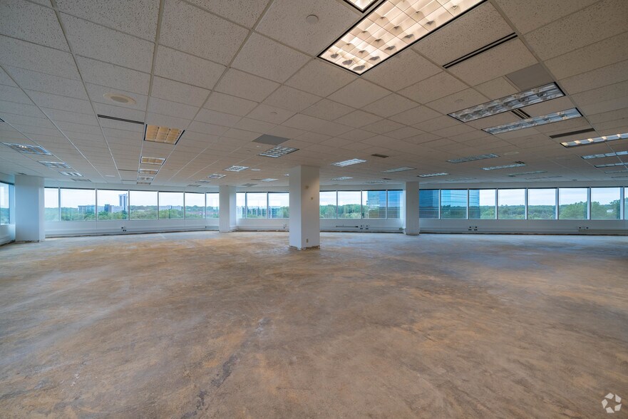 More Photos Of 605 US-169, Plymouth Medical For Lease