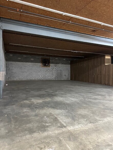 More Photos Of 131 S Varnell Rd, Tunnel Hill Distribution For Sale