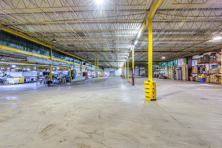 More Photos Of 500 1st Ave, Mount Pleasant Manufacturing For Lease
