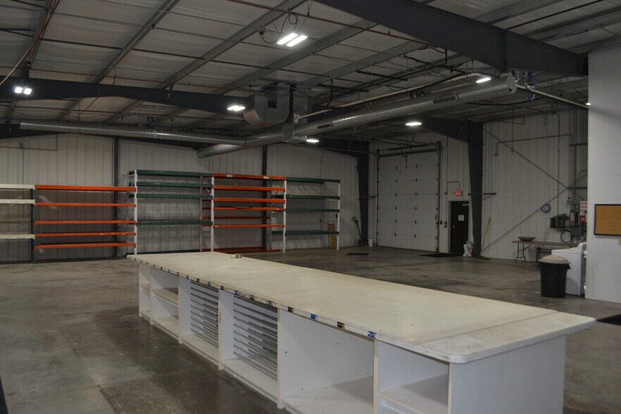More Photos Of 1730 WI-153, Mosinee Warehouse For Lease