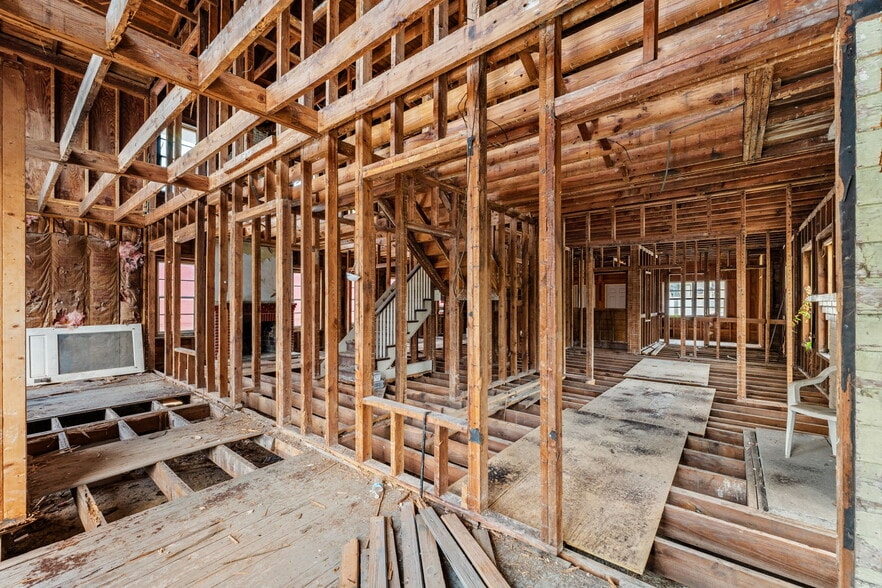 More Photos Of 814 E New Haven Ave, Melbourne Office For Sale