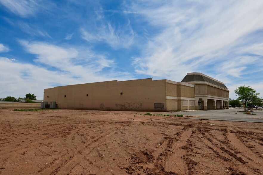 More Photos Of 1500 Park Dr, Winslow Freestanding For Sale