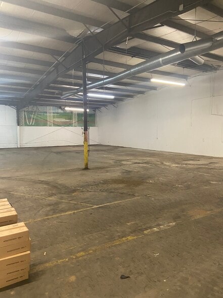 More Photos Of 1014 Holloway Ave, Albany Warehouse For Sale