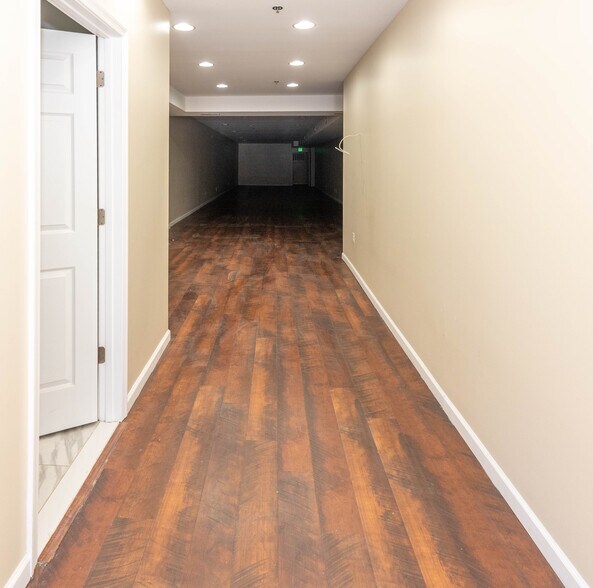 More Photos Of 316 S Broadway, Baltimore Storefront Retail Residential For Sale