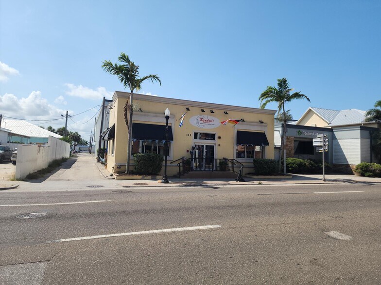 Primary Photo Of 111 W Olympia Ave, Punta Gorda Restaurant For Sale