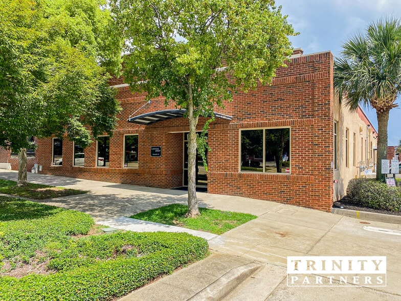 Primary Photo Of 720 Lady St, Columbia Freestanding For Lease