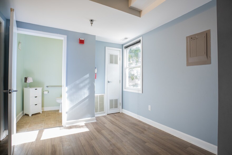 More Photos Of 106 South St, Annapolis Loft Creative Space For Lease