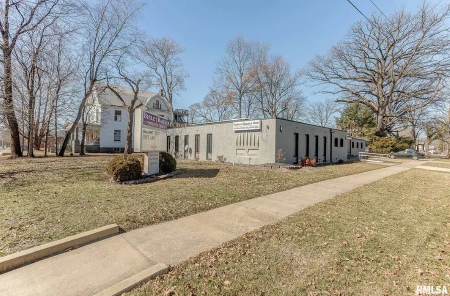 More Photos Of 104 N Pine St, Centralia Religious Facility For Sale