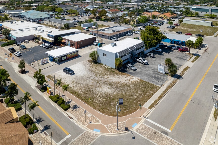 More Photos Of 4712 SE 15th Ave, Cape Coral Office For Lease