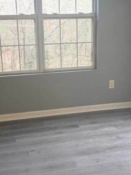 More Photos Of 6846 S Lakewood Ter, Douglasville Specialty For Sale