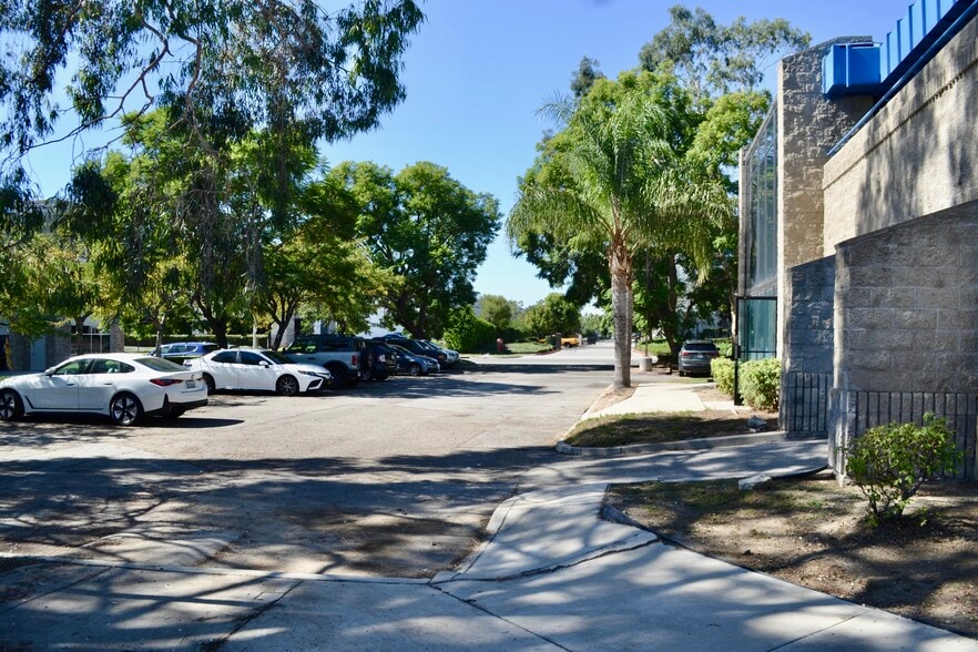 More Photos Of 9233 Charles Smith Ave, Rancho Cucamonga Flex For Lease