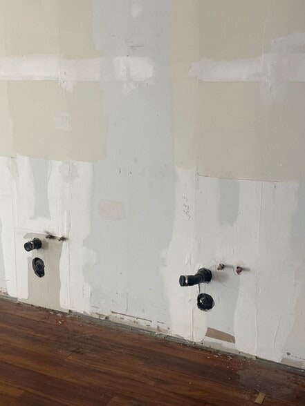 More Photos Of 3322-3390 E 7th St, Long Beach Unknown For Lease