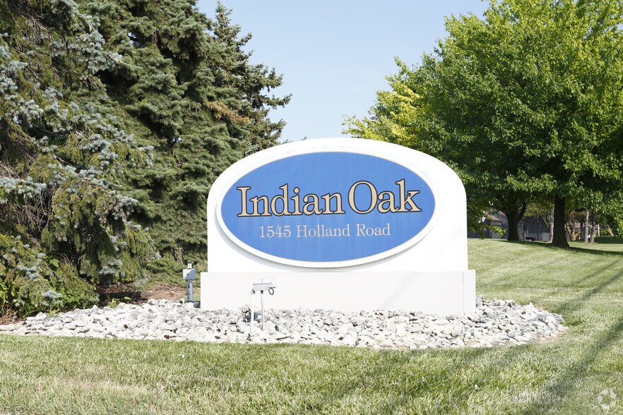 More Photos Of 1545 Holland Rd, Maumee Light Manufacturing For Lease