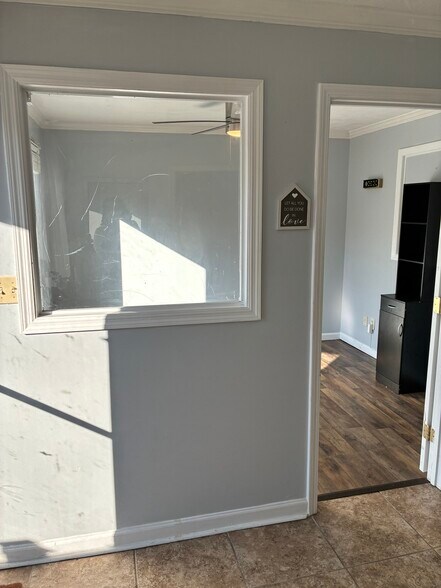 More Photos Of 737 Main St, Stone Mountain Office For Lease