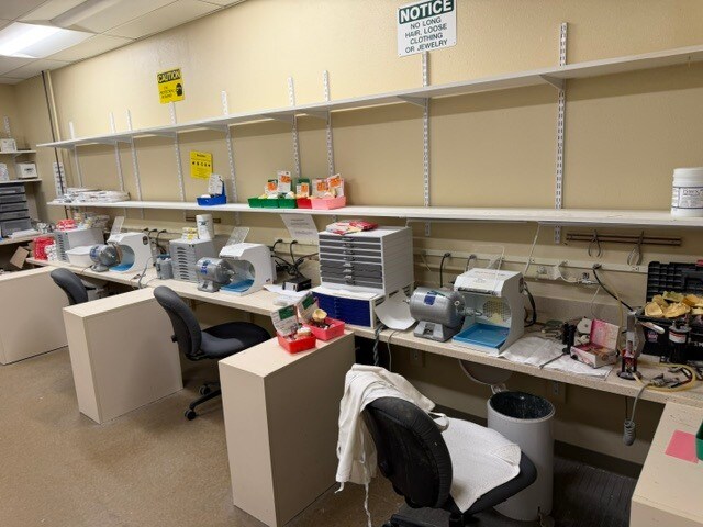 More Photos Of 818 Macdade Blvd, Folsom Freestanding For Lease
