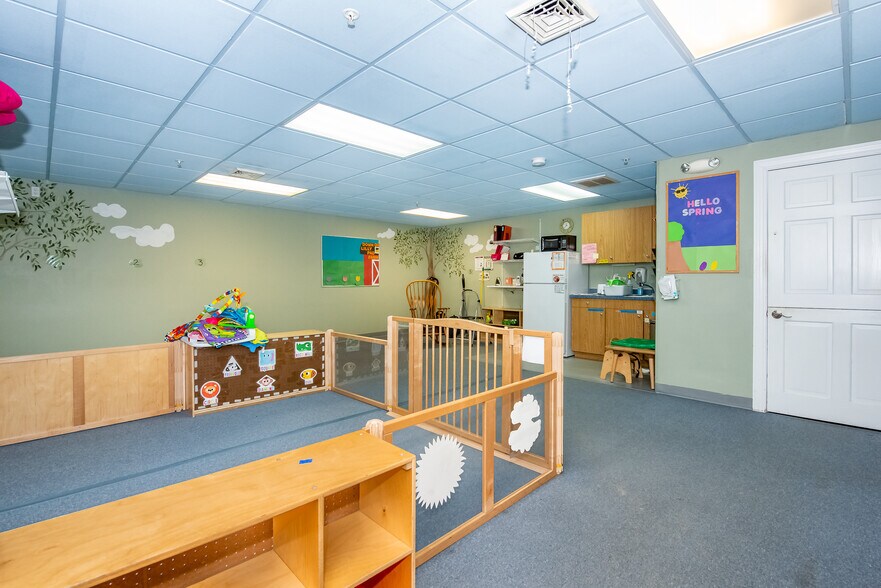 More Photos Of 105 Durham Rd, Dover Daycare Center For Sale