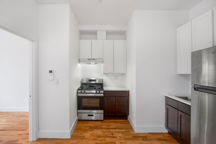 More Photos Of 476 Gates Ave, Brooklyn Apartments For Sale