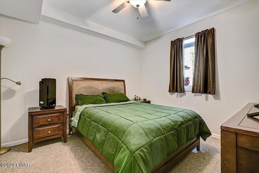 More Photos Of 186 Ledgedale Rd, Lake Ariel Apartments For Sale