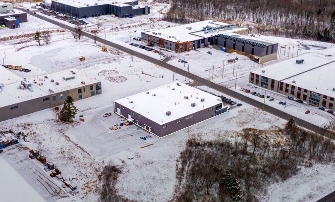 Primary Photo Of 760-764 Rue Joseph-Louis-Mathieu, Sherbrooke Distribution For Sale