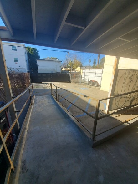 More Photos Of 5635 Cahuenga Blvd, North Hollywood Storefront Retail Office For Sale