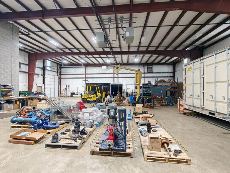 More Photos Of 1760 Commerce Dr, Montgomery Warehouse For Lease