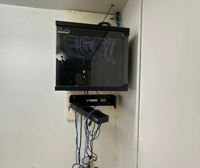 More Photos Of 415 Main St., Laurel Flex For Lease