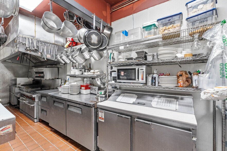 More Photos Of 925 10th St, Port Royal Restaurant For Sale